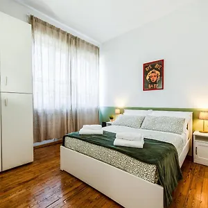  Appartamento Milanese Elegance - 15 Minutes Duomo Italia